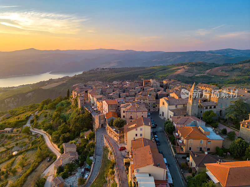 Civitella del Lago，位于翁布里亚的意大利中世纪小镇